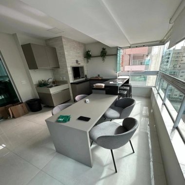 Apartamento de Alto Padrão com 4 Suítes Mobiliado em Meia Praia, Itapema/SC – Pronto para Morar